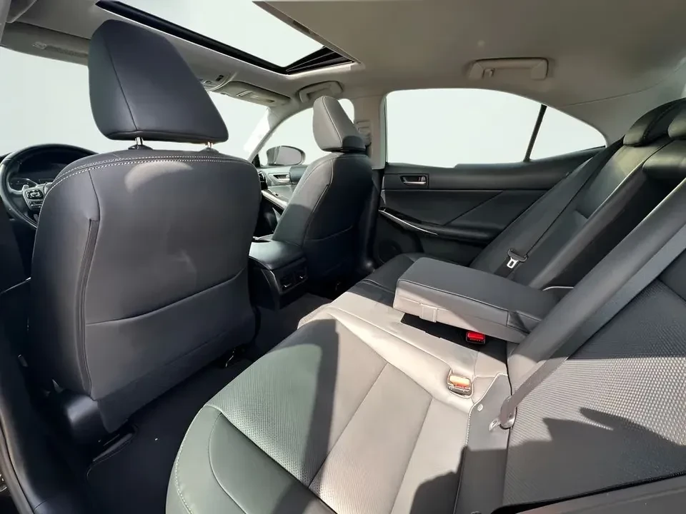 2018 Lexus IS 3rd Gen - Image 18 of 20