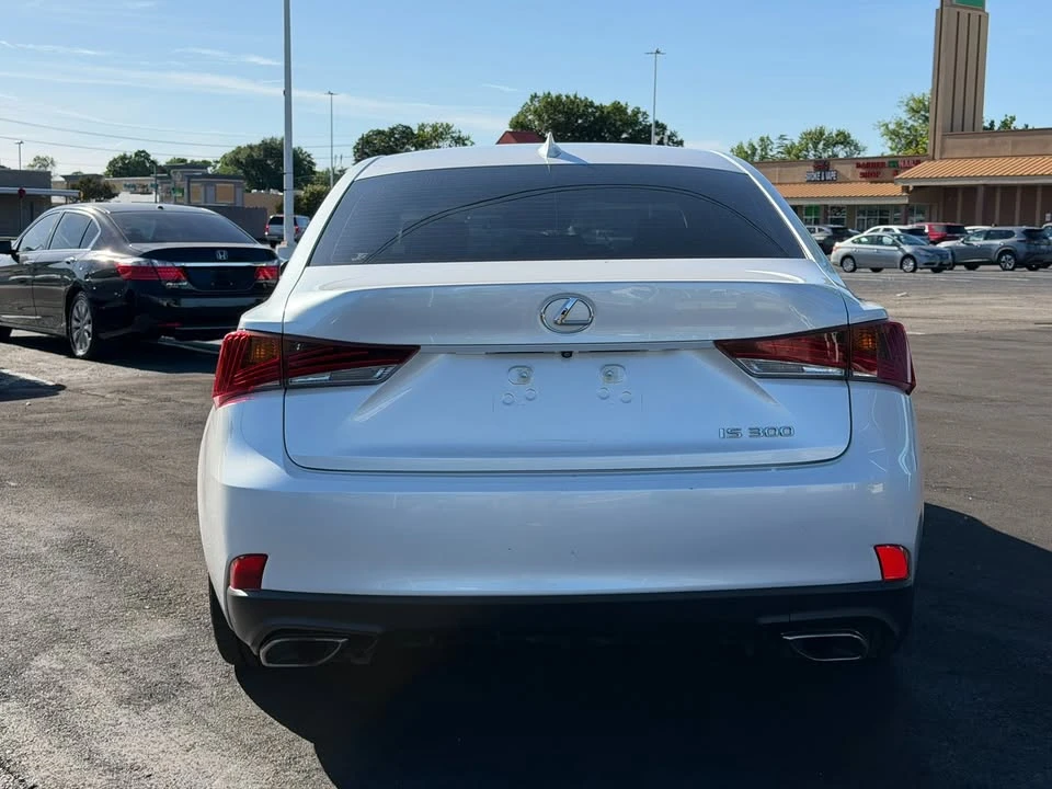 2018 Lexus IS 3rd Gen - Image 4 of 11