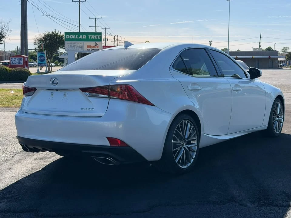 2018 Lexus IS 3rd Gen - Image 5 of 11