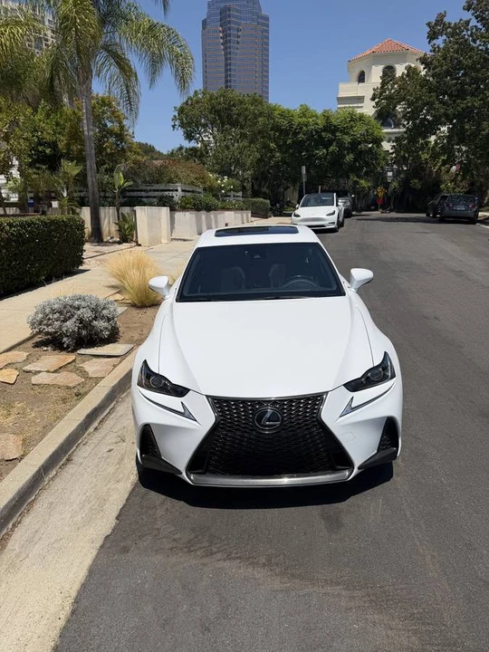 2018 Lexus IS 3rd Gen - Image 8 of 13