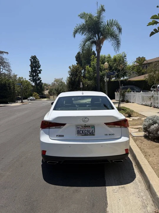 2018 Lexus IS 3rd Gen - Image 4 of 13