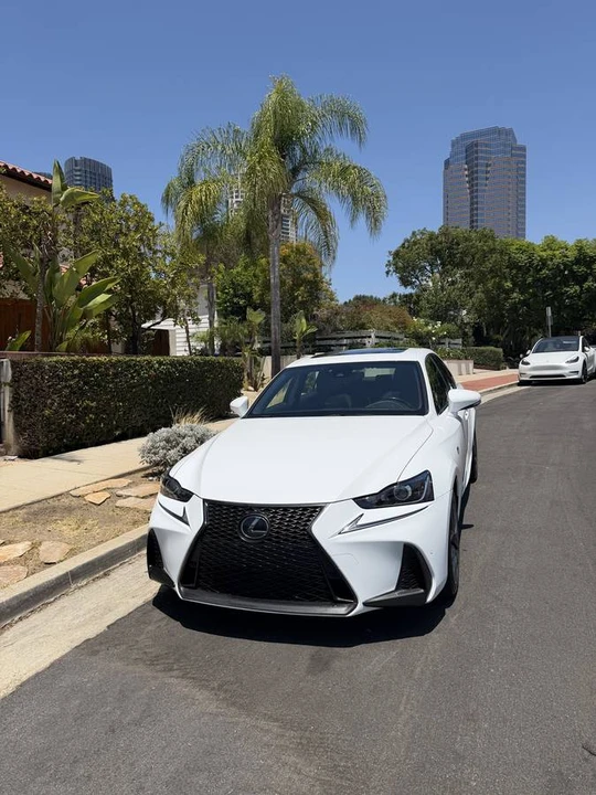 2018 Lexus IS 3rd Gen - Image 9 of 13