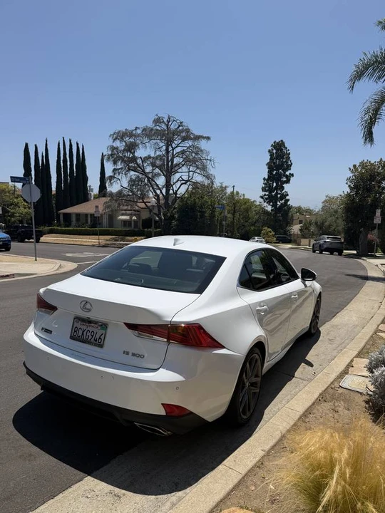 2018 Lexus IS 3rd Gen - Image 5 of 13