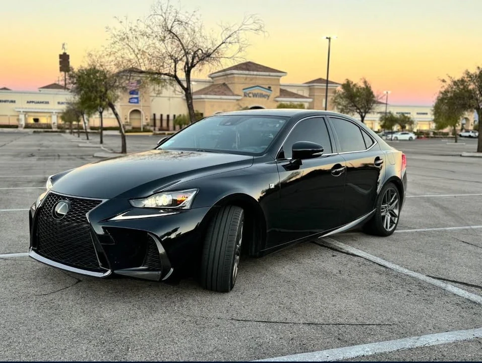 2018 Lexus IS 3rd Gen - Image 4 of 11