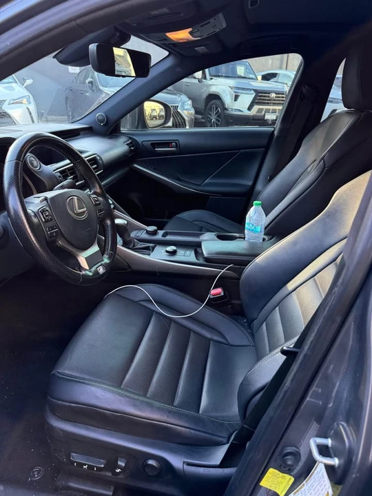 2018 Lexus IS 3rd Gen - Image 5 of 8