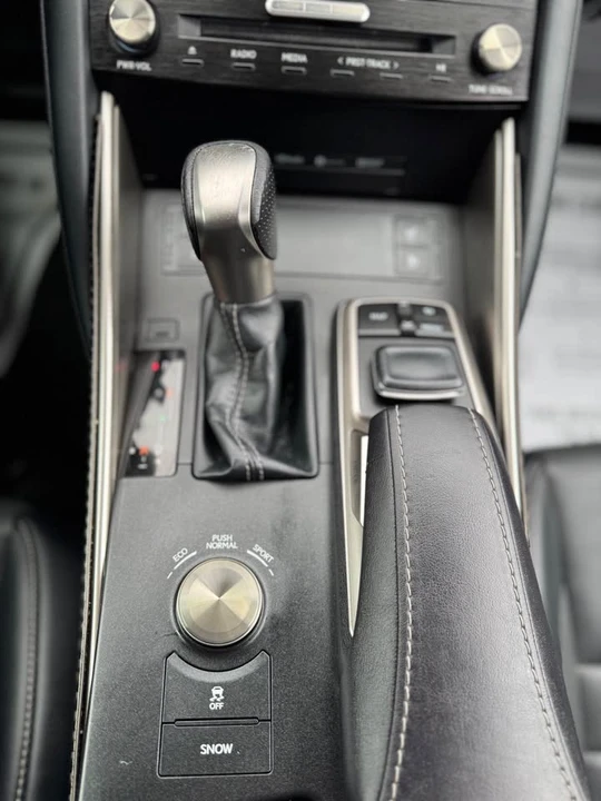 2018 Lexus IS 3rd Gen - Image 13 of 13