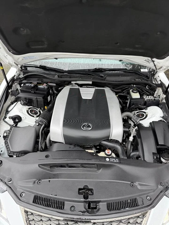 2018 Lexus IS 3rd Gen - Image 9 of 10