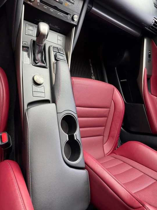 2018 Lexus IS 3rd Gen - Image 4 of 10