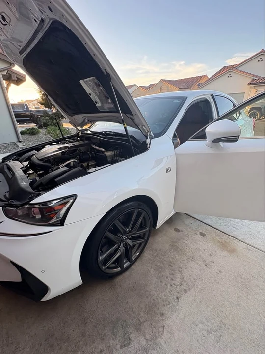 2018 Lexus IS 3rd Gen - Image 14 of 15