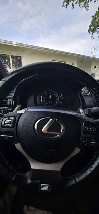 2018 Lexus IS 3rd Gen - Image 15 of 20