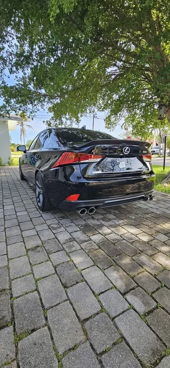2018 Lexus IS 3rd Gen - Image 9 of 20