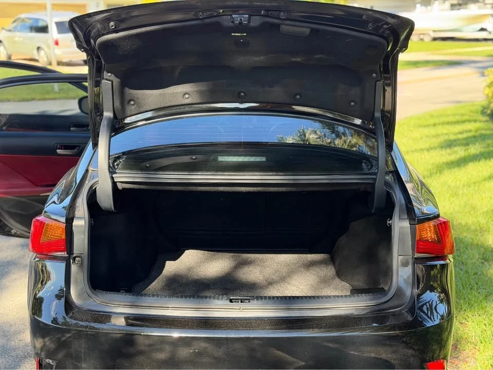 2018 Lexus IS 3rd Gen - Image 14 of 19