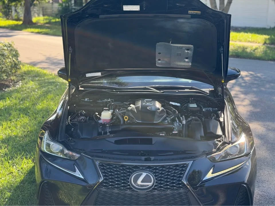 2018 Lexus IS 3rd Gen - Image 13 of 19