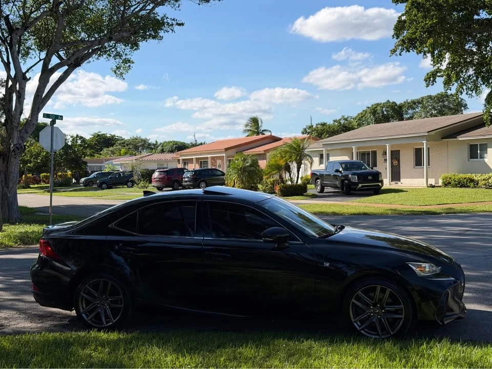 2018 Lexus IS 3rd Gen - Image 15 of 19