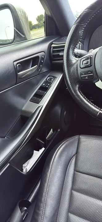 2018 Lexus IS 3rd Gen - Image 10 of 17