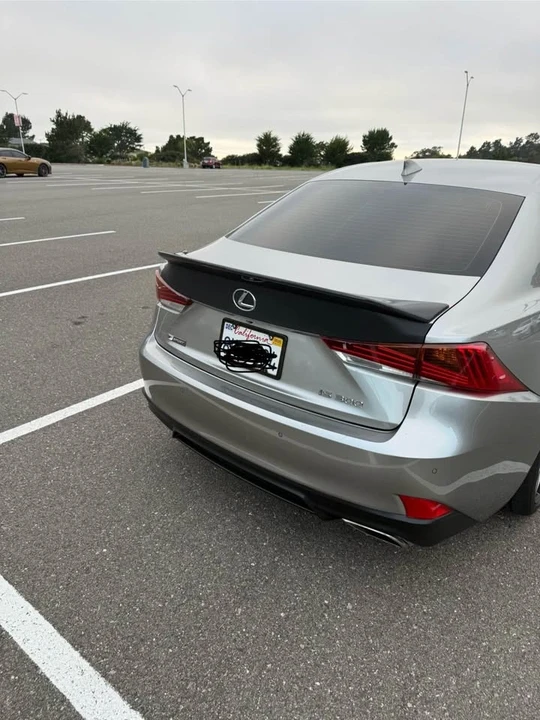 2018 Lexus IS 3rd Gen - Image 15 of 17
