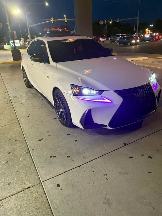 2018 Lexus IS 3rd Gen - Image 6 of 9