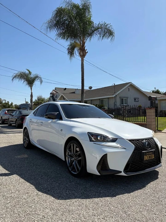 2018 Lexus IS 3rd Gen - Image 2 of 5