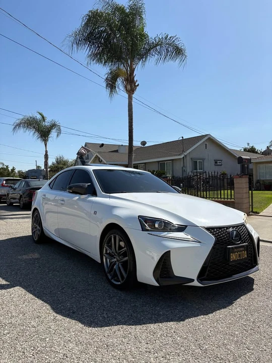 2018 Lexus IS 3rd Gen - Image 3 of 5