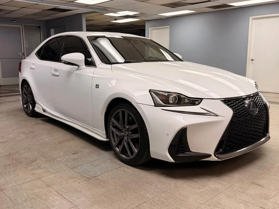 2018 Lexus IS 3rd Gen - Image 9 of 20