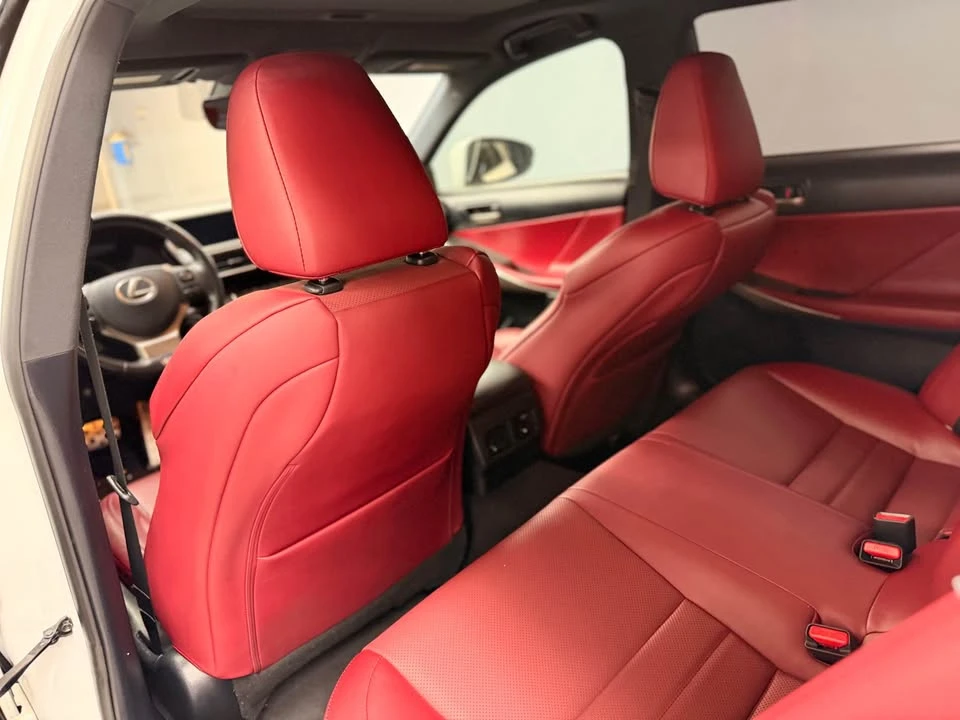 2018 Lexus IS 3rd Gen - Image 12 of 20
