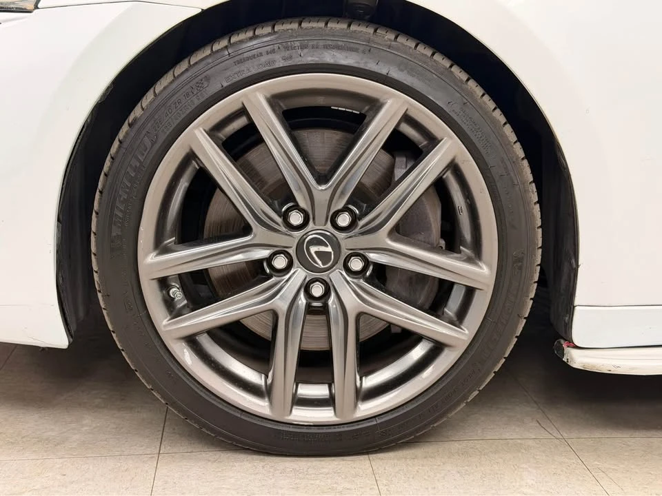 2018 Lexus IS 3rd Gen - Image 5 of 20