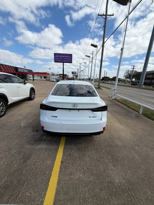 2018 Lexus IS 3rd Gen - Image 5 of 16