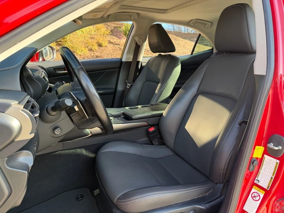 2018 Lexus IS 3rd Gen - Image 18 of 21