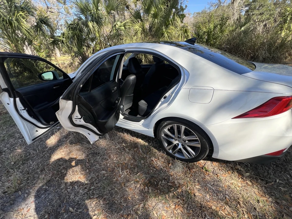 2018 Lexus IS 3rd Gen - Image 16 of 21