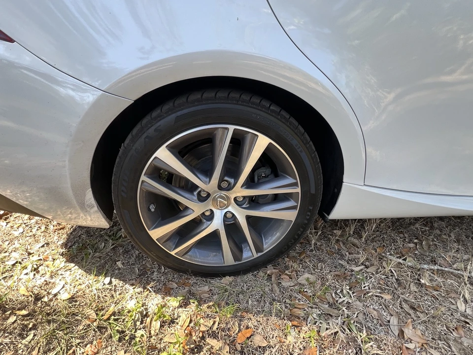 2018 Lexus IS 3rd Gen - Image 19 of 21