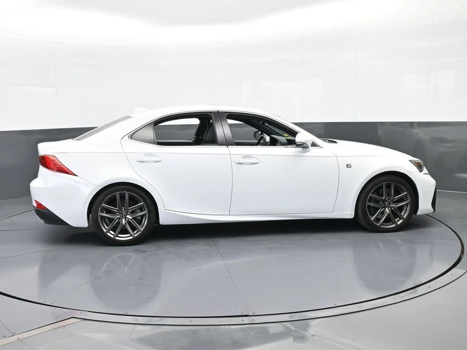 2018 Lexus IS 3rd Gen - Image 7 of 12