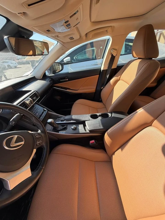 2018 Lexus IS 3rd Gen - Image 5 of 7