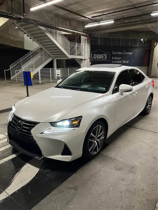 2018 Lexus IS 3rd Gen - Image 19 of 20