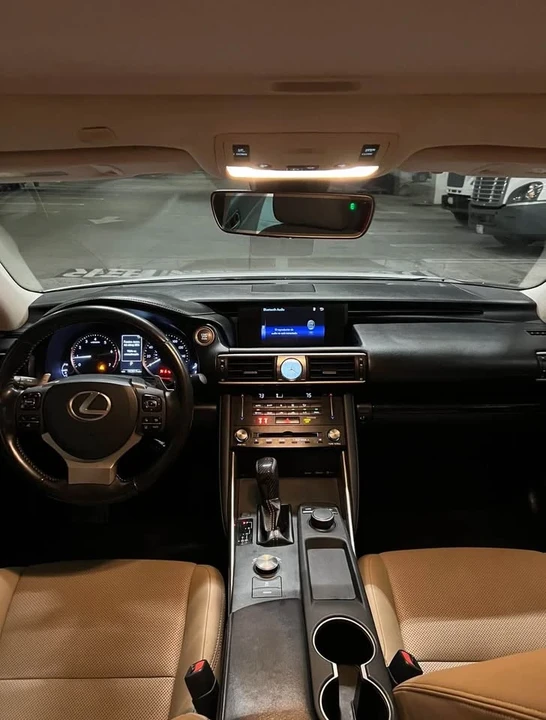 2018 Lexus IS 3rd Gen - Image 16 of 20