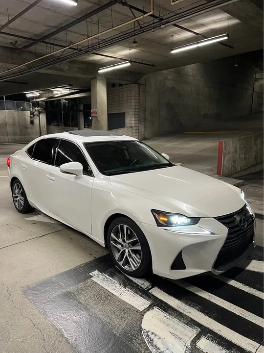2018 Lexus IS 3rd Gen - Image 14 of 20