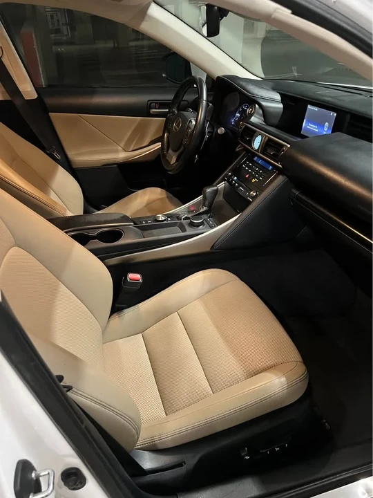 2018 Lexus IS 3rd Gen - Image 10 of 20