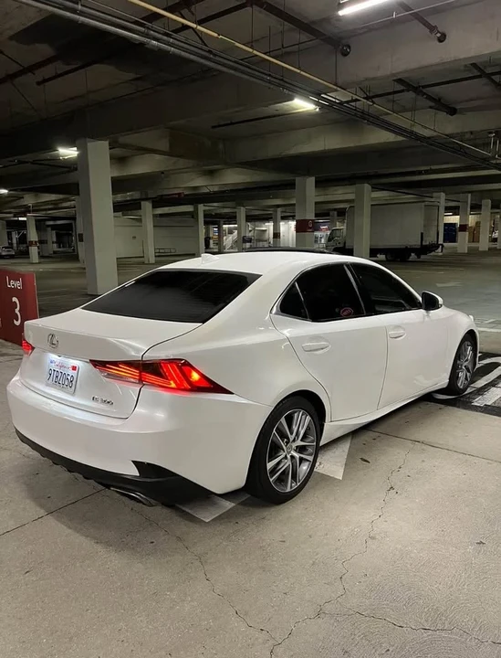 2018 Lexus IS 3rd Gen - Image 5 of 20