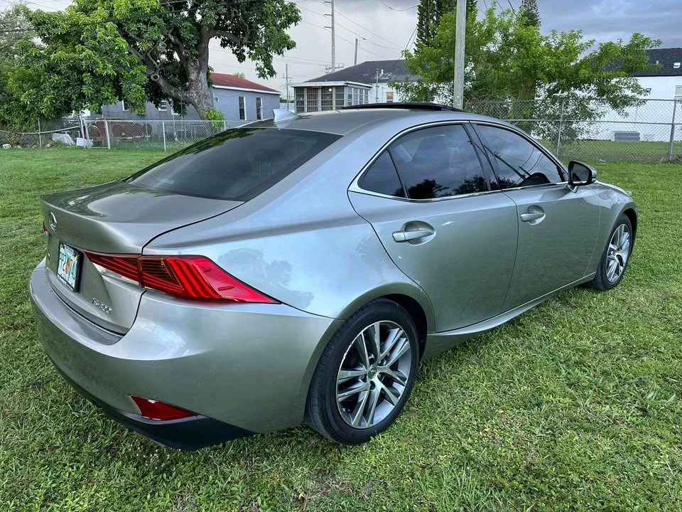 2018 Lexus IS 3rd Gen - Image 5 of 13