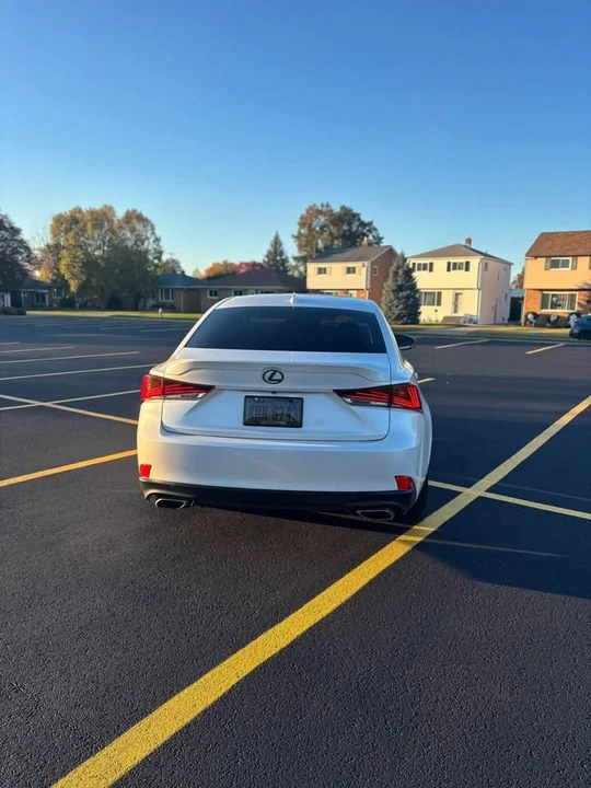 2018 Lexus IS 3rd Gen - Image 4 of 9