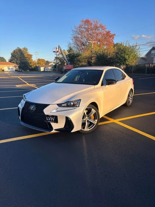 2018 Lexus IS 3rd Gen - Image 6 of 9