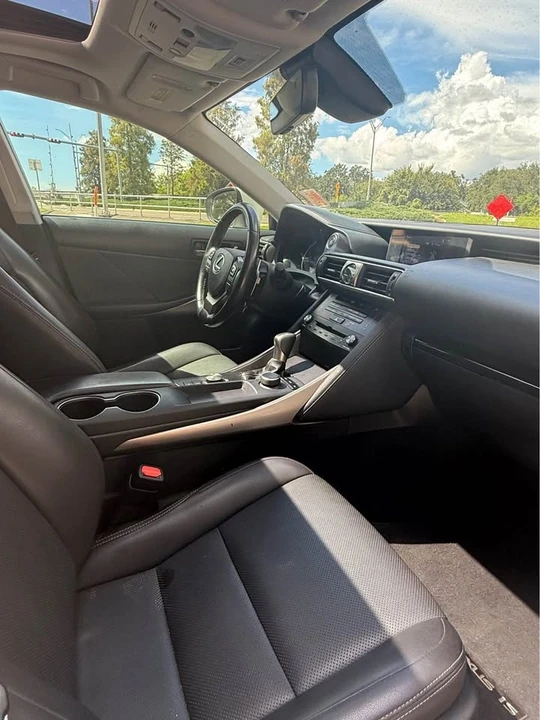 2018 Lexus IS 3rd Gen - Image 7 of 9