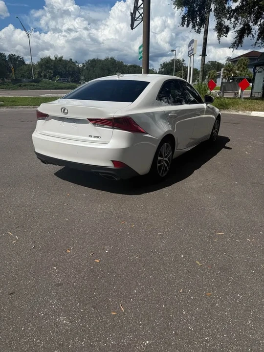 2018 Lexus IS 3rd Gen - Image 5 of 9