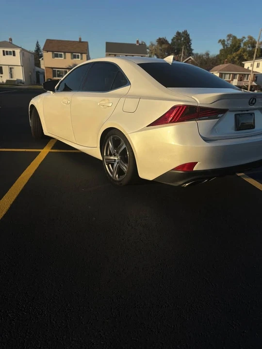 2018 Lexus IS 3rd Gen - Image 5 of 9