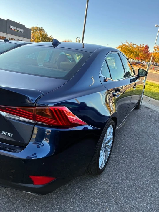 2018 Lexus IS 3rd Gen - Image 5 of 7