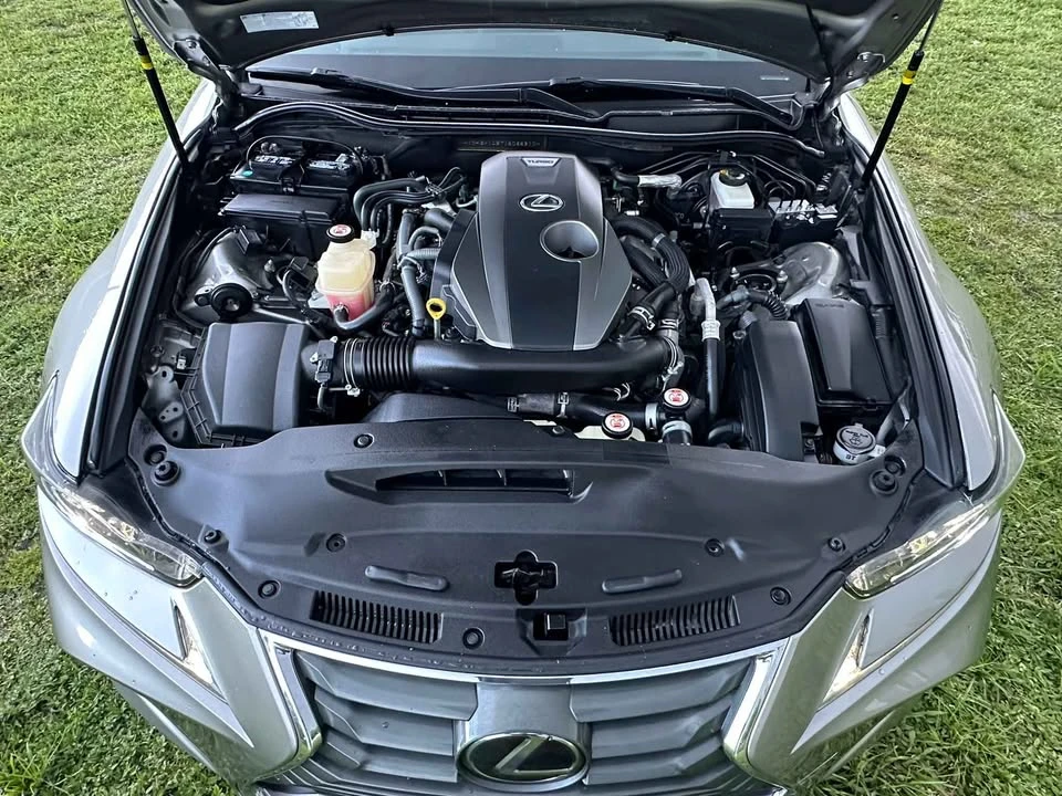 2018 Lexus IS 3rd Gen - Image 11 of 15