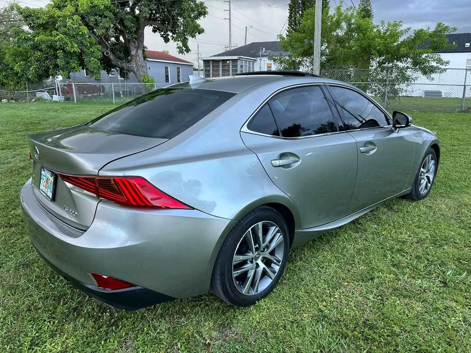 2018 Lexus IS 3rd Gen - Image 5 of 15