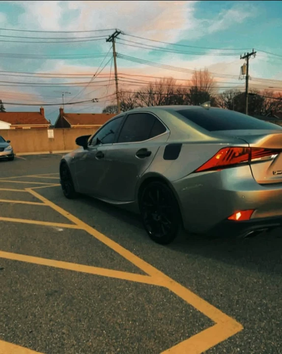2018 Lexus IS 3rd Gen - Image 4 of 11