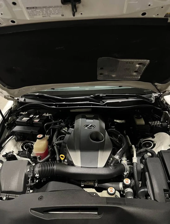 2018 Lexus IS 3rd Gen - Image 15 of 20