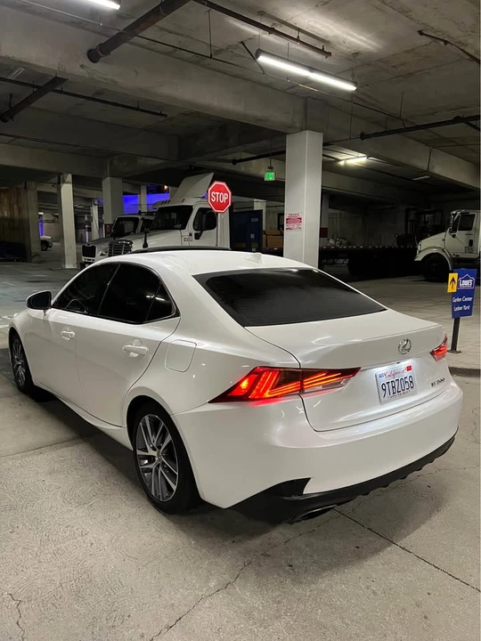 2018 Lexus IS 3rd Gen - Image 6 of 20