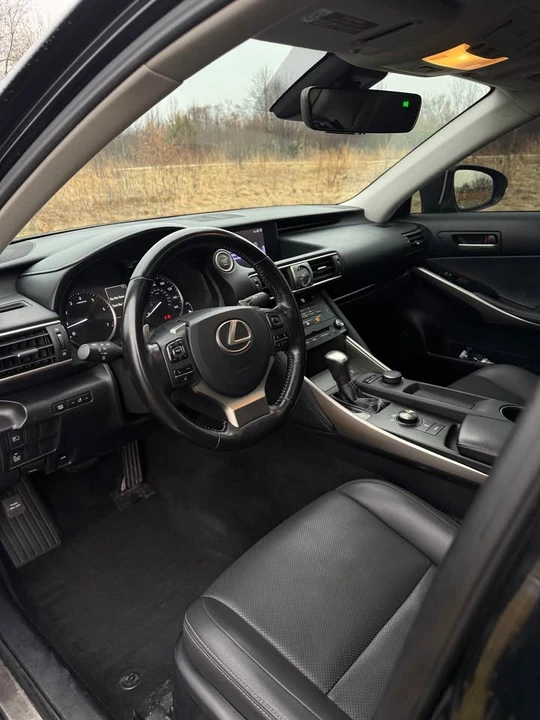 2018 Lexus IS 3rd Gen - Image 8 of 18